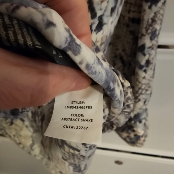 LIVERPOOLWomen's Button Closure Snakeskin Print Long Sleeve Blouse Shirt Top - Picture 6 of 8